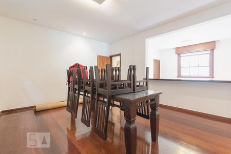 Apartamento à venda com 300m², 3 quartos e 1 vaga Apartamento à venda com 300m², 3 quartos e 1 vagaSala