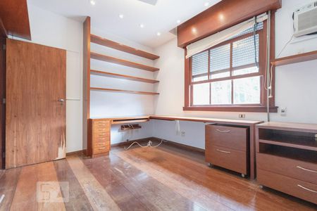 Apartamento à venda com 300m², 3 quartos e 1 vaga Apartamento à venda com 300m², 3 quartos e 1 vagaQuarto 2