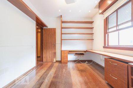 Apartamento à venda com 300m², 3 quartos e 1 vaga Apartamento à venda com 300m², 3 quartos e 1 vagaQuarto 2