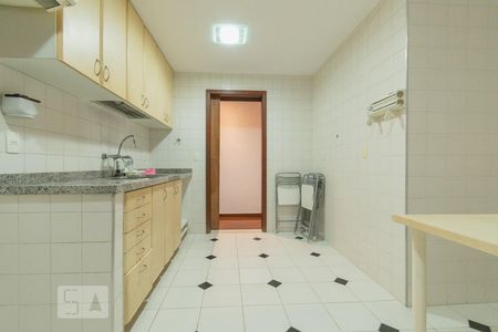 Apartamento à venda com 300m², 3 quartos e 1 vaga Apartamento à venda com 300m², 3 quartos e 1 vagaCozinha