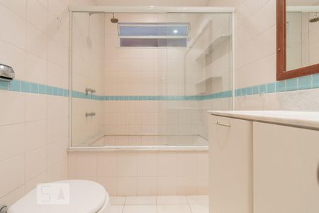 Apartamento à venda com 300m², 3 quartos e 1 vaga Apartamento à venda com 300m², 3 quartos e 1 vagaBanheiro