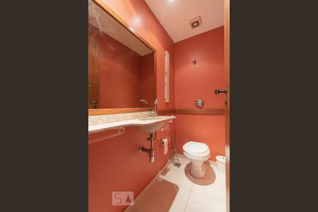 Apartamento à venda com 300m², 3 quartos e 1 vaga Apartamento à venda com 300m², 3 quartos e 1 vagaLavabo