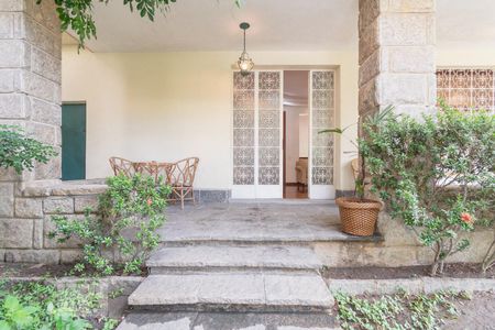 Apartamento à venda com 300m², 3 quartos e 1 vaga Apartamento à venda com 300m², 3 quartos e 1 vagaVaranda