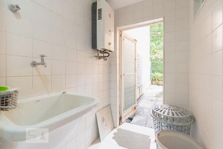 Apartamento à venda com 300m², 3 quartos e 1 vaga Apartamento à venda com 300m², 3 quartos e 1 vagaÁrea de Serviço