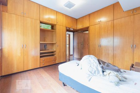 Apartamento à venda com 300m², 3 quartos e 1 vaga Apartamento à venda com 300m², 3 quartos e 1 vagaSuíte