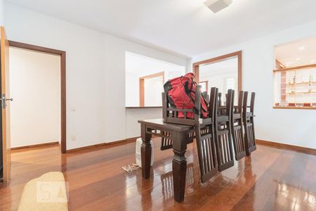 Apartamento à venda com 300m², 3 quartos e 1 vaga Apartamento à venda com 300m², 3 quartos e 1 vagaSala