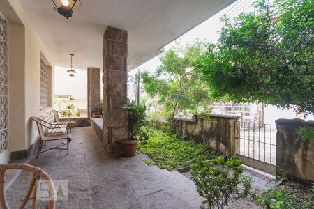 Apartamento à venda com 300m², 3 quartos e 1 vaga Apartamento à venda com 300m², 3 quartos e 1 vagaVaranda