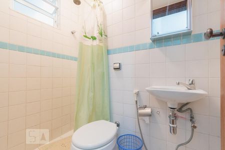 Apartamento à venda com 300m², 3 quartos e 1 vaga Apartamento à venda com 300m², 3 quartos e 1 vagaBanheiro de Serviço