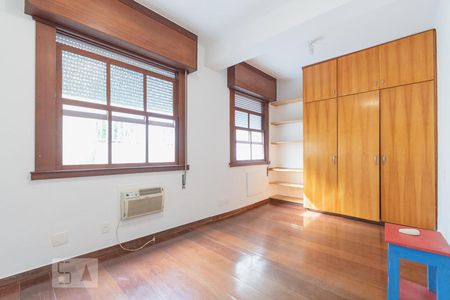 Apartamento à venda com 300m², 3 quartos e 1 vaga Apartamento à venda com 300m², 3 quartos e 1 vagaQuarto 1