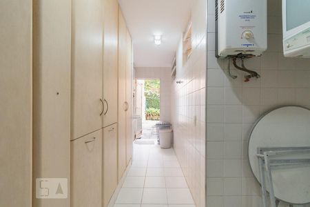 Apartamento à venda com 300m², 3 quartos e 1 vaga Apartamento à venda com 300m², 3 quartos e 1 vagaÁrea de Serviço