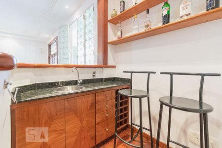 Apartamento à venda com 300m², 3 quartos e 1 vaga Apartamento à venda com 300m², 3 quartos e 1 vagaSala