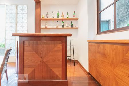 Apartamento à venda com 300m², 3 quartos e 1 vaga Apartamento à venda com 300m², 3 quartos e 1 vagaSala