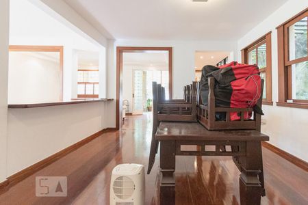 Apartamento à venda com 300m², 3 quartos e 1 vaga Apartamento à venda com 300m², 3 quartos e 1 vagaSala