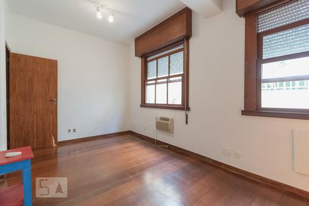 Apartamento à venda com 300m², 3 quartos e 1 vaga Apartamento à venda com 300m², 3 quartos e 1 vagaQuarto 1