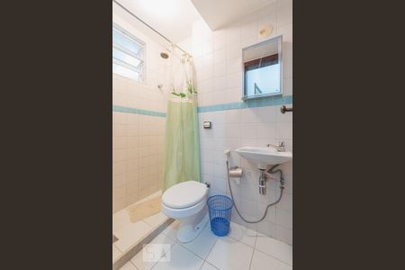 Apartamento à venda com 300m², 3 quartos e 1 vaga Apartamento à venda com 300m², 3 quartos e 1 vagaBanheiro de Serviço