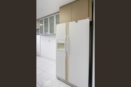Apartamento à venda com 190m², 3 quartos e 3 vagas Apartamento à venda com 190m², 3 quartos e 3 vagasCozinha