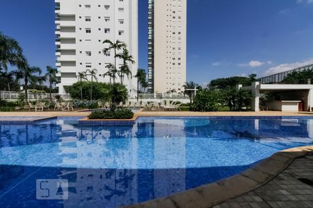 Apartamento à venda com 190m², 3 quartos e 3 vagas Apartamento à venda com 190m², 3 quartos e 3 vagasPiscina
