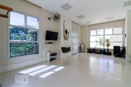 Apartamento à venda com 190m², 3 quartos e 3 vagas Apartamento à venda com 190m², 3 quartos e 3 vagasAcademia Espaço Yoga