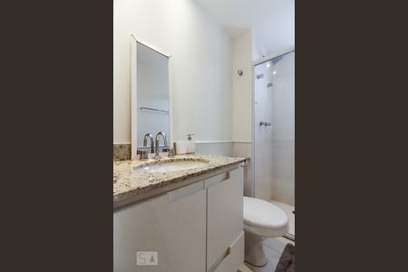 Apartamento à venda com 190m², 3 quartos e 3 vagas Apartamento à venda com 190m², 3 quartos e 3 vagasBanheiro Suíte 2