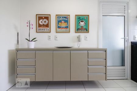 Apartamento à venda com 190m², 3 quartos e 3 vagas Apartamento à venda com 190m², 3 quartos e 3 vagasCozinha