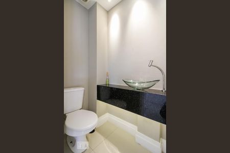 Apartamento à venda com 190m², 3 quartos e 3 vagas Apartamento à venda com 190m², 3 quartos e 3 vagasLavabo