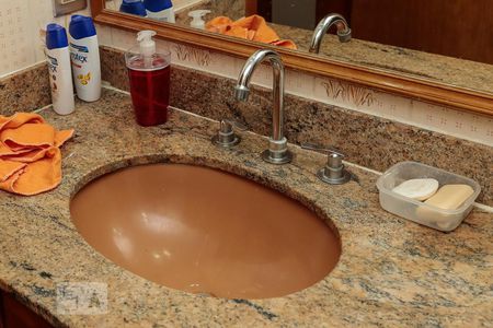 Apartamento à venda com 70m², 2 quartos e 1 vaga Apartamento à venda com 70m², 2 quartos e 1 vagaBanheiro Suíte