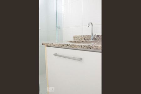 Banheiro de apartamento para alugar com 2 quartos, 53m² em Igara, Canoas