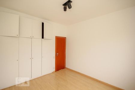 Apartamento à venda com 200m², 4 quartos e 4 vagas Apartamento à venda com 200m², 4 quartos e 4 vagasQuarto 3