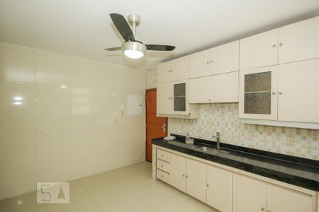 Apartamento à venda com 200m², 4 quartos e 4 vagas Apartamento à venda com 200m², 4 quartos e 4 vagasCozinha