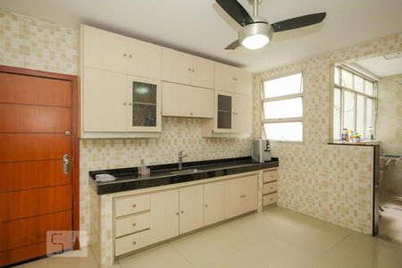 Apartamento à venda com 200m², 4 quartos e 4 vagas Apartamento à venda com 200m², 4 quartos e 4 vagasCozinha