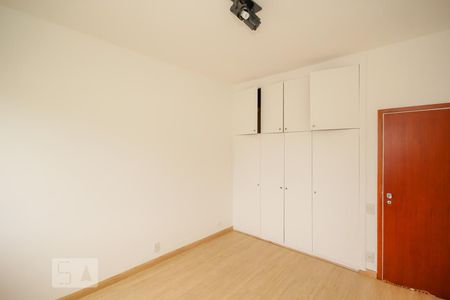 Apartamento à venda com 200m², 4 quartos e 4 vagas Apartamento à venda com 200m², 4 quartos e 4 vagasQuarto 3