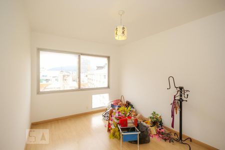 Apartamento à venda com 200m², 4 quartos e 4 vagas Apartamento à venda com 200m², 4 quartos e 4 vagasQuarto 4