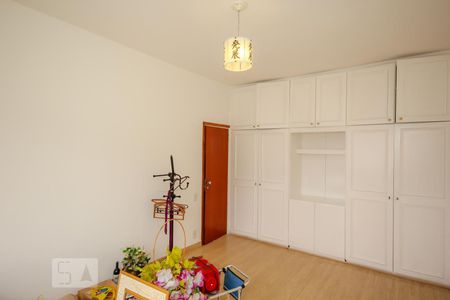 Apartamento à venda com 200m², 4 quartos e 4 vagas Apartamento à venda com 200m², 4 quartos e 4 vagasQuarto 4