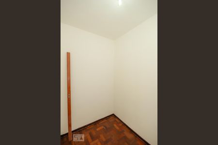 Apartamento à venda com 200m², 4 quartos e 4 vagas Apartamento à venda com 200m², 4 quartos e 4 vagasQuarto de Serviço
