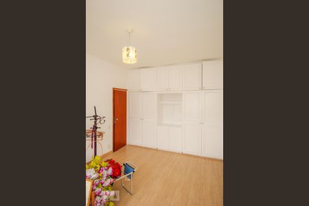 Apartamento à venda com 200m², 4 quartos e 4 vagas Apartamento à venda com 200m², 4 quartos e 4 vagasQuarto 4