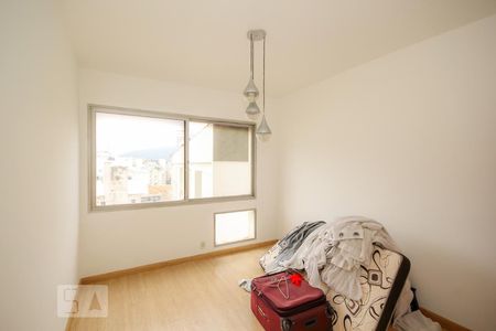 Apartamento à venda com 200m², 4 quartos e 4 vagas Apartamento à venda com 200m², 4 quartos e 4 vagasQuarto 2