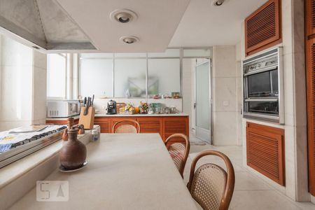 Apartamento à venda com 230m², 3 quartos e sem vaga Apartamento à venda com 230m², 3 quartos e sem vagaCozinha