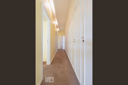 Apartamento à venda com 230m², 3 quartos e sem vaga Apartamento à venda com 230m², 3 quartos e sem vagaCorredor