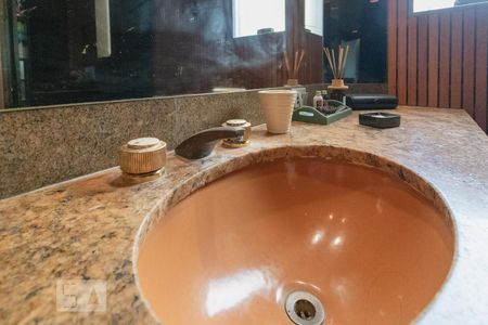 Apartamento à venda com 230m², 3 quartos e sem vaga Apartamento à venda com 230m², 3 quartos e sem vagaBanheiro da Suíte