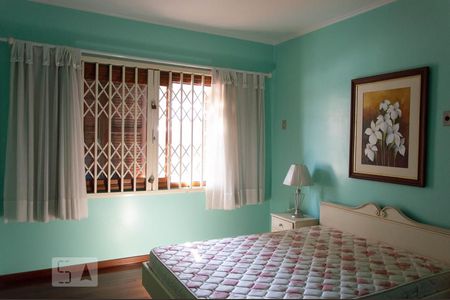 Casa à venda com 245m², 3 quartos e 6 vagasSuíte