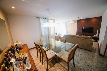 Sala  de apartamento à venda com 3 quartos, 120m² em Icaraí, Niterói