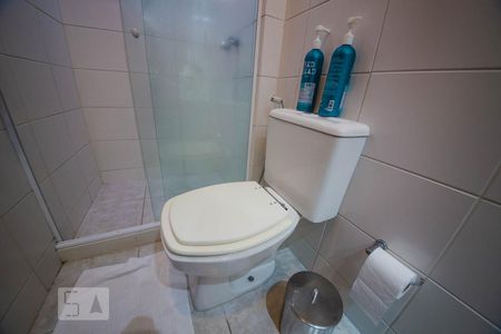 Banheiro social  de apartamento à venda com 3 quartos, 120m² em Icaraí, Niterói