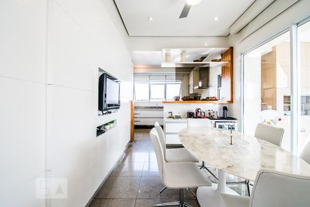 Apartamento à venda com 326m², 4 quartos e 5 vagasCopa