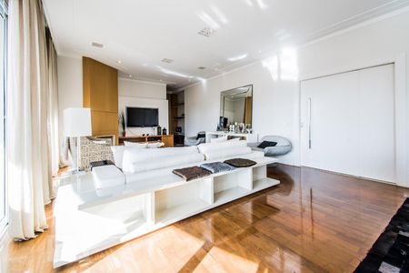 Apartamento à venda com 326m², 4 quartos e 5 vagasSala 1