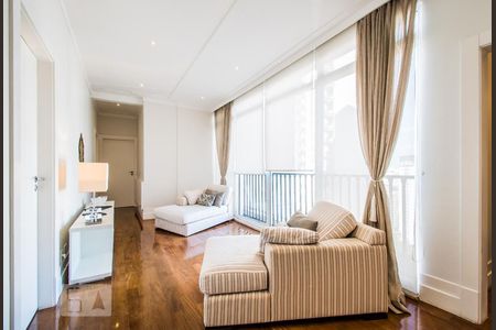 Apartamento à venda com 326m², 4 quartos e 5 vagasSala 2