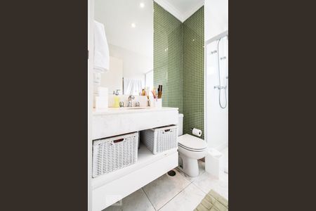 Apartamento à venda com 326m², 4 quartos e 5 vagasBanheiro da  Suíte 2