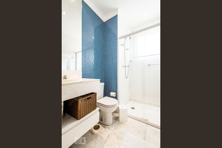 Apartamento à venda com 326m², 4 quartos e 5 vagasBanheiro da Suíte 1