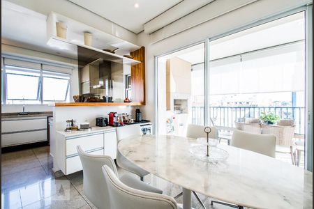 Apartamento à venda com 326m², 4 quartos e 5 vagasCopa