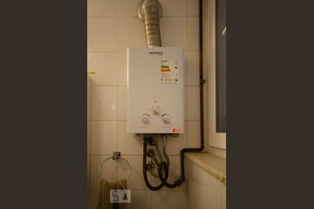 Apartamento à venda com 80m², 2 quartos e sem vaga Apartamento à venda com 80m², 2 quartos e sem vagaAquecedor a gás do banheiro