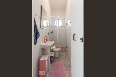 Casa à venda com 175m², 3 quartos e 8 vagas Casa à venda com 175m², 3 quartos e 8 vagasBanheiro